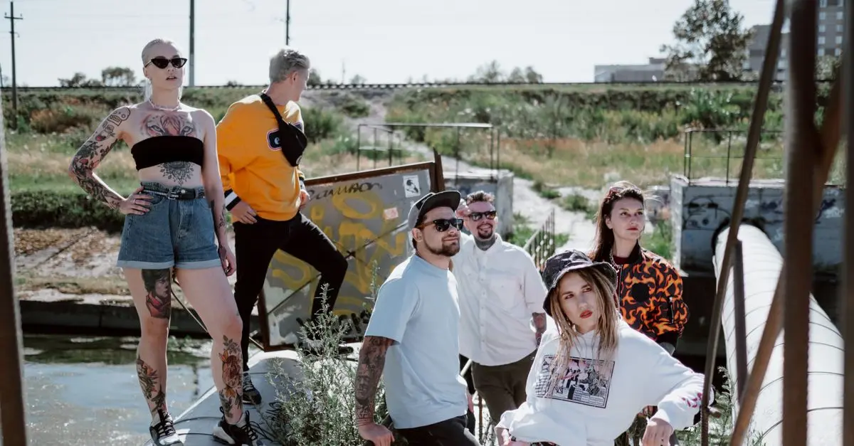 Moda streetwear 2026 - Twój przewodnik zakupowy